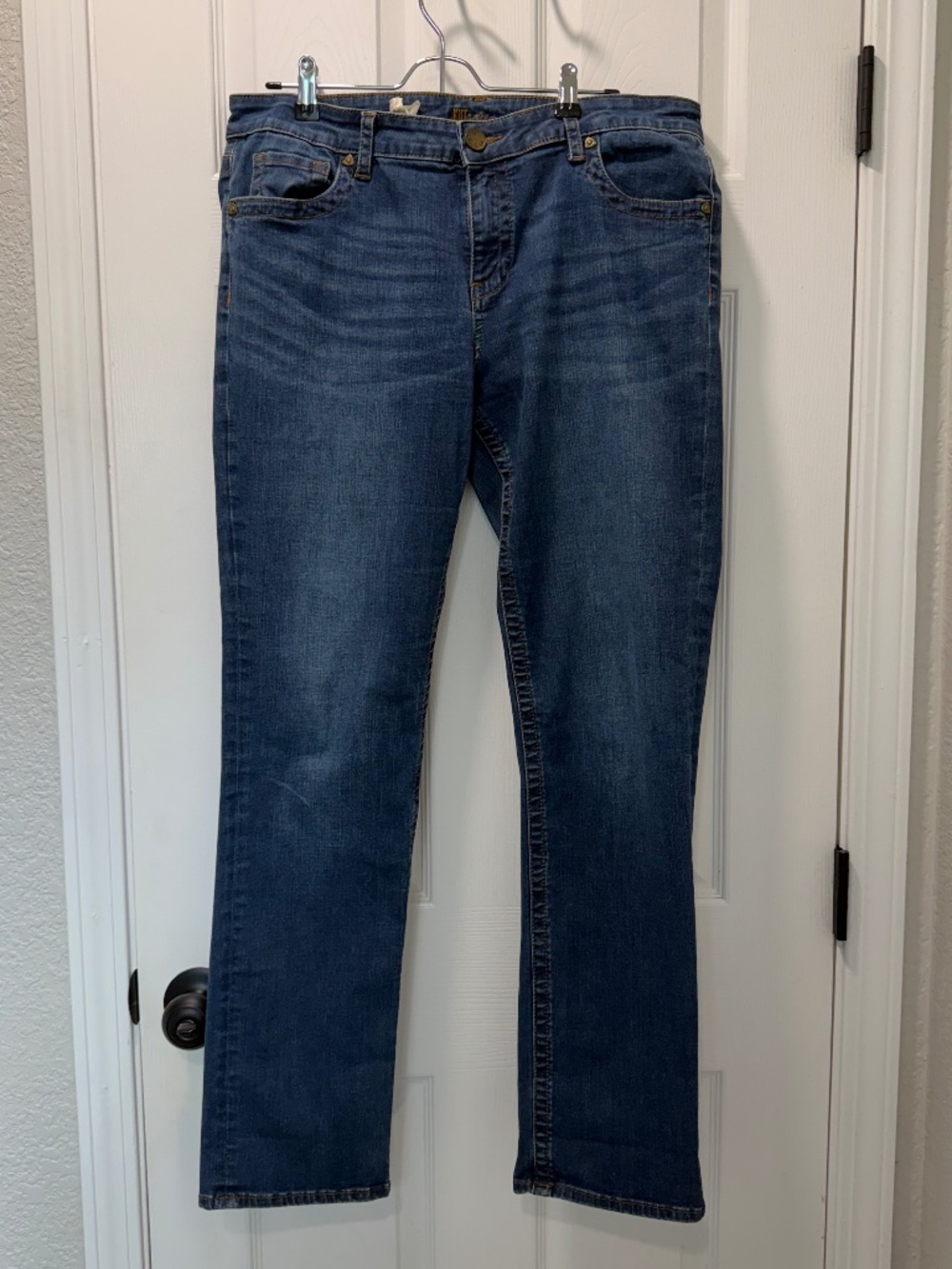 Kut from the Kloth Stevie Straight Leg Jeans - size 12